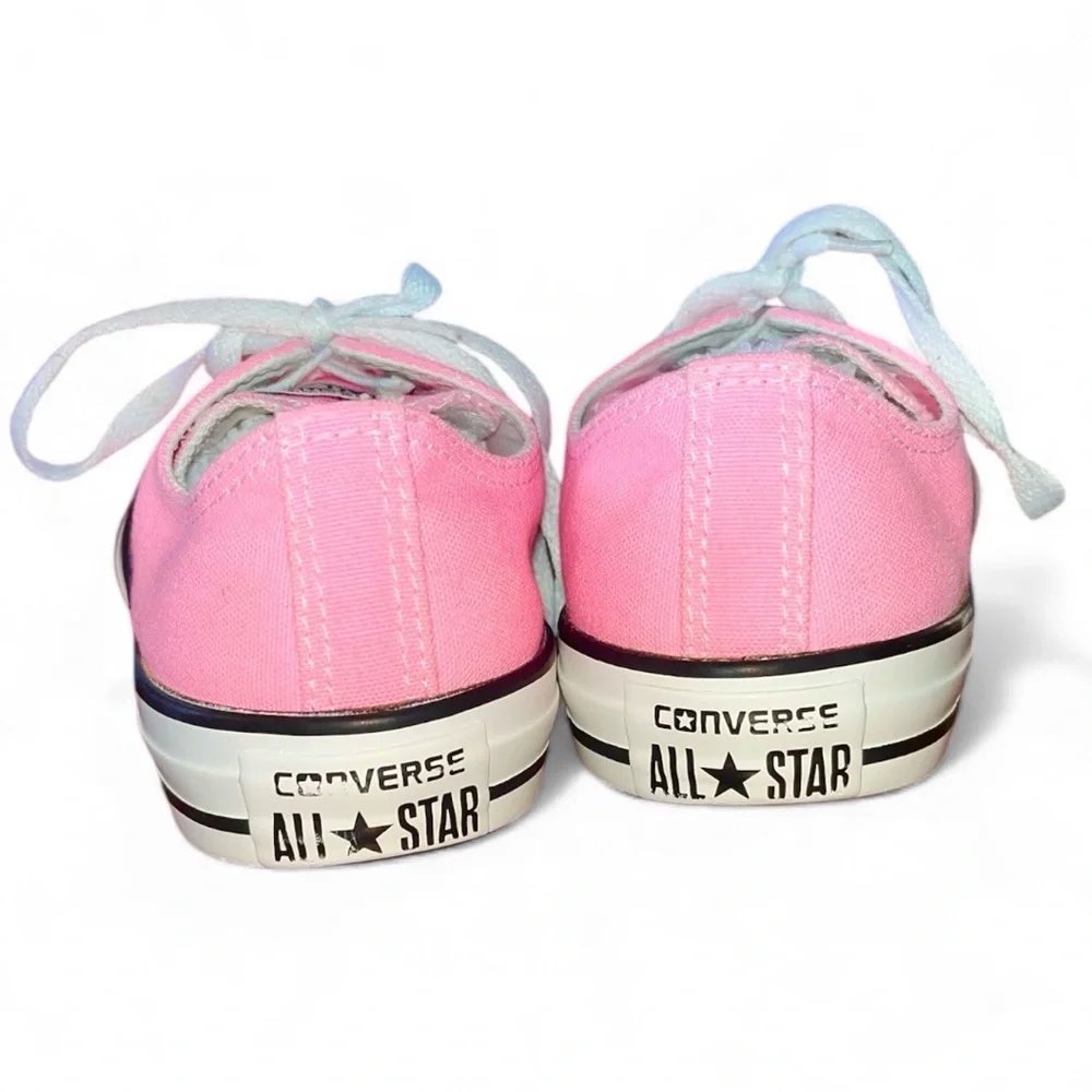 Chuck Taylor All Star Canvas UNISEX LOW TOP SHOE